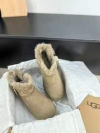 Picture of UGG Shoes _SKUUGGsz35-40WN101419844